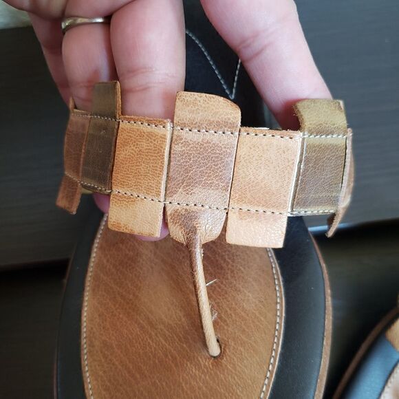 Tommy Bahama leather heel sandals 7 - Picture 4 of 6